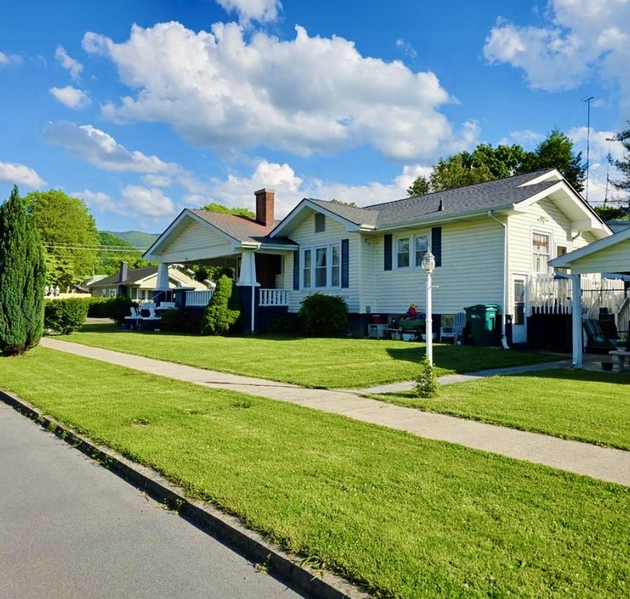 An Amazing Roof Replacement in Erwin, Tennessee Thumbnail