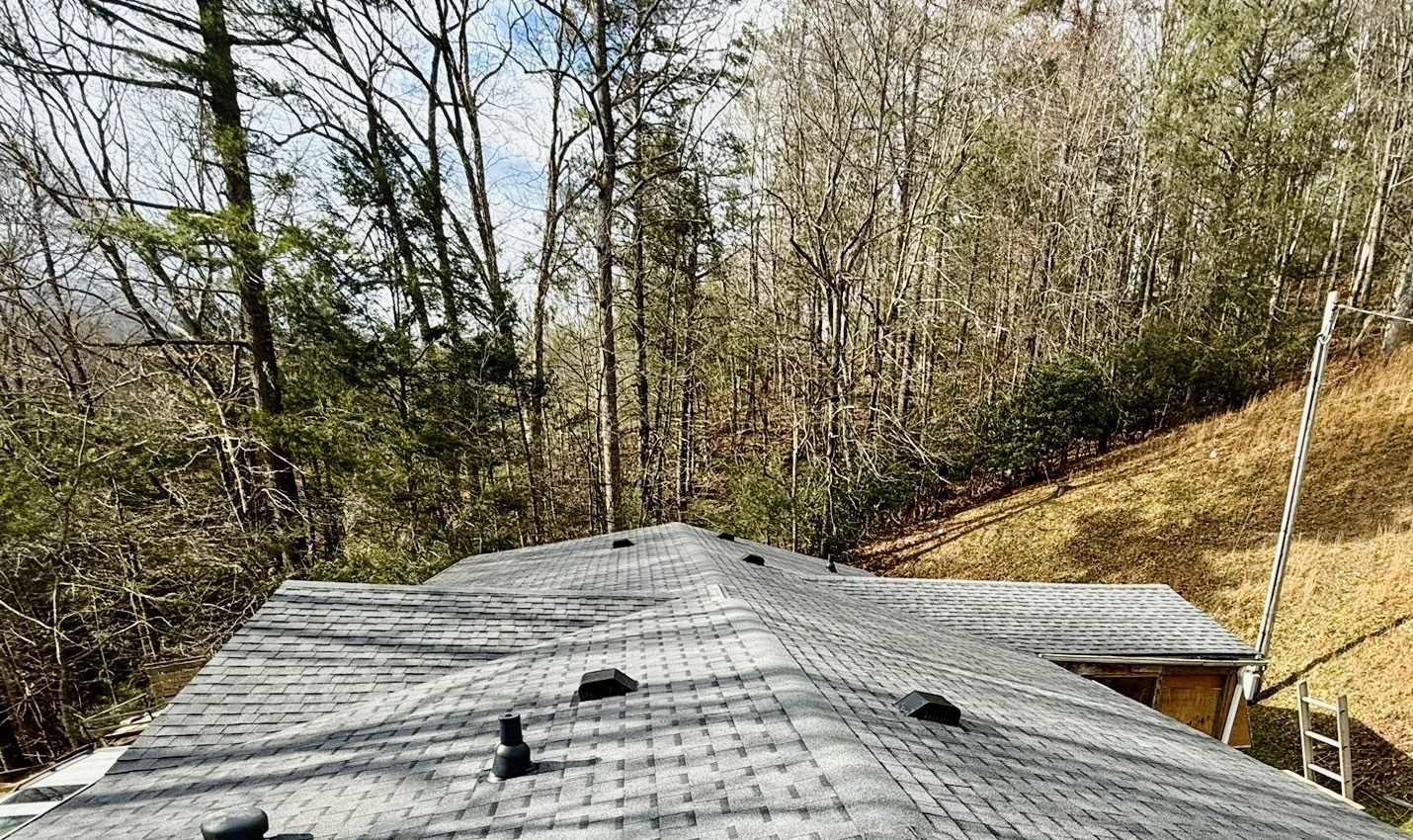 Exceptional Roof Replacement Completed in Unicoi, Tennessee Thumbnail